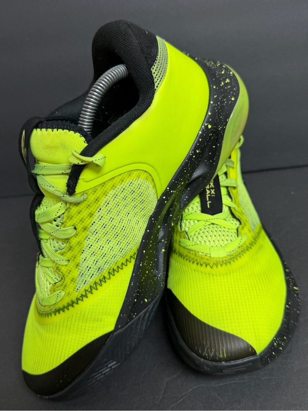 Skechers Men's SKX Float Basketball Shoes Volt Yellow Black Size 9.5 NICE - Picture 4 of 9